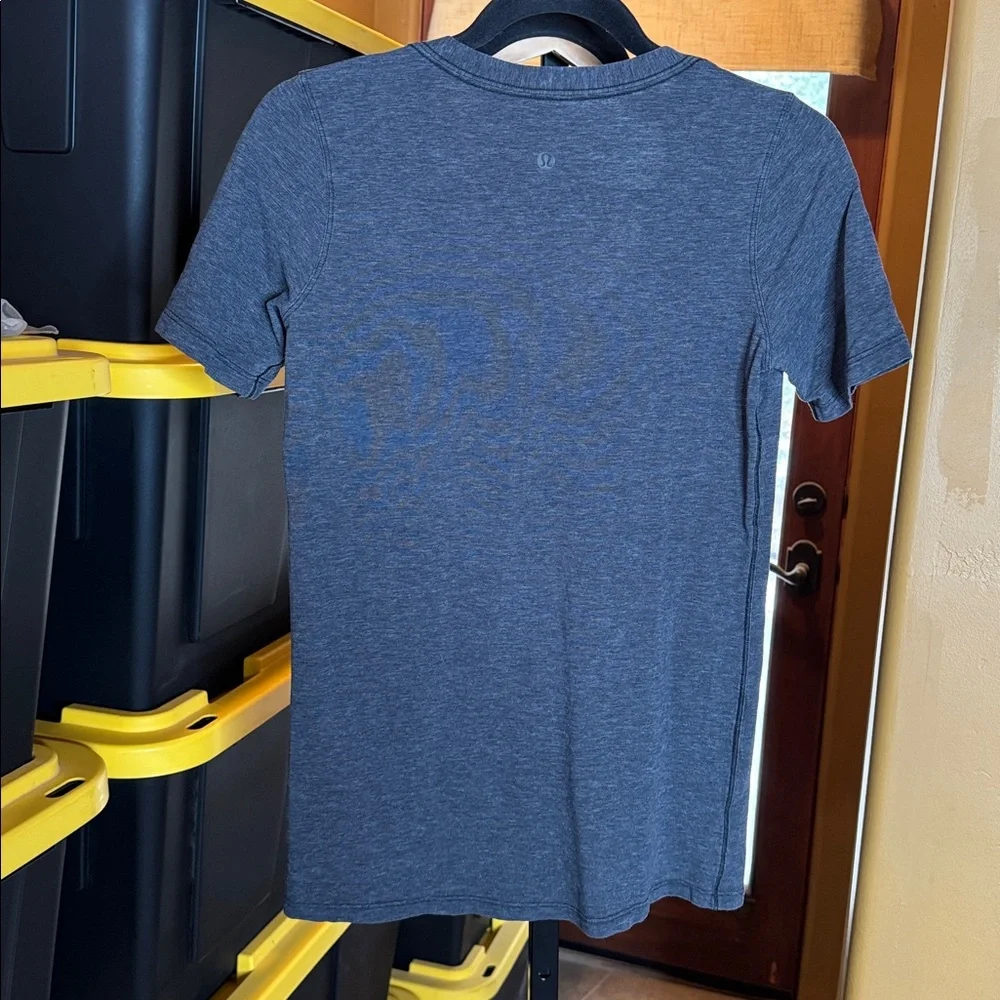Lululemon Love Tee IV Heather Black Pima Cotton Size 6 (Small)